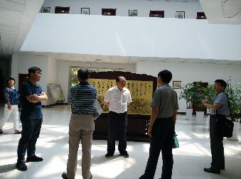 参观山东财经大学金融学院科研、办公场所 参观山东财经大学金融学院科研、办公场所